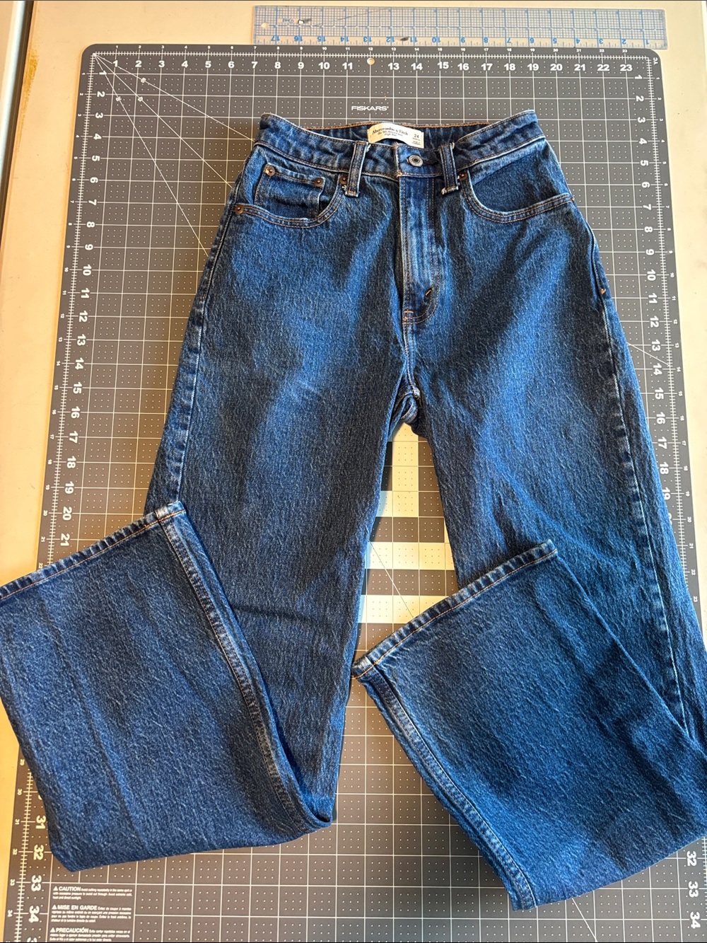 Abercrombie & Fitch The ‘90’s Relaxed Jean High Rise Dark Blue Jeans